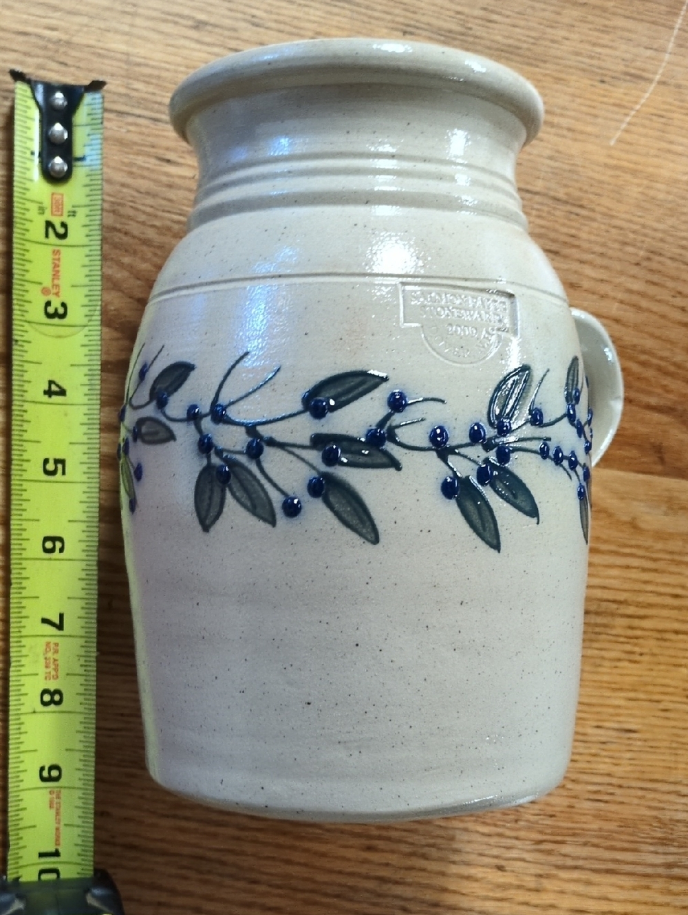 Salmon Falls Stoneware Pottery 2009 Blueberry Vine Handle Jug Canister Vase - Picture 11 of 12